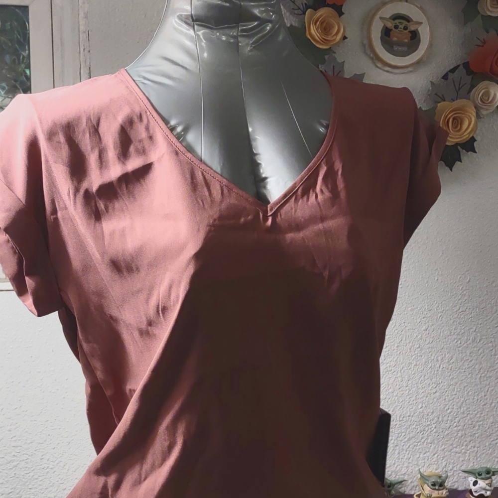 Satin V-neck dusty rose bodysuit size small - Picture 2 of 7